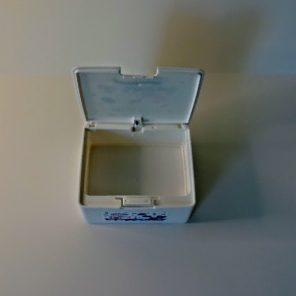 Hello Kitty One touch Storage Box - Picture 3 of 3